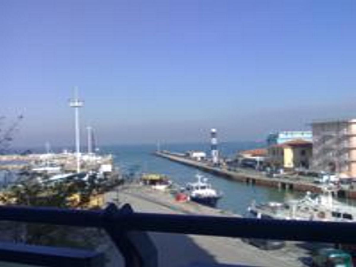 Residence Darsena Cattolica Exterior foto