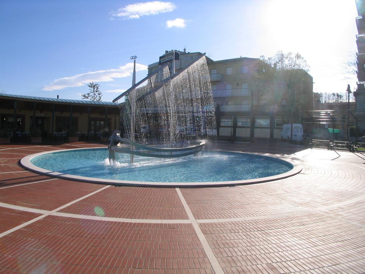 Residence Darsena Cattolica Exterior foto