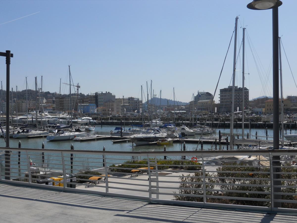 Residence Darsena Cattolica Exterior foto
